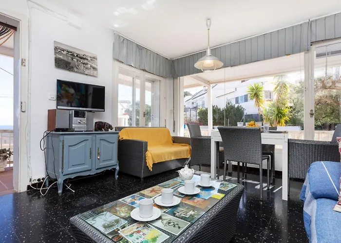 Graciosa By Interhome Llança